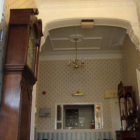 Whitworth Falls Hotel Southport Buitenkant foto