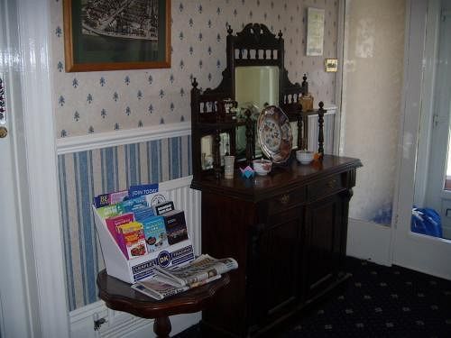 Whitworth Falls Hotel Southport Buitenkant foto
